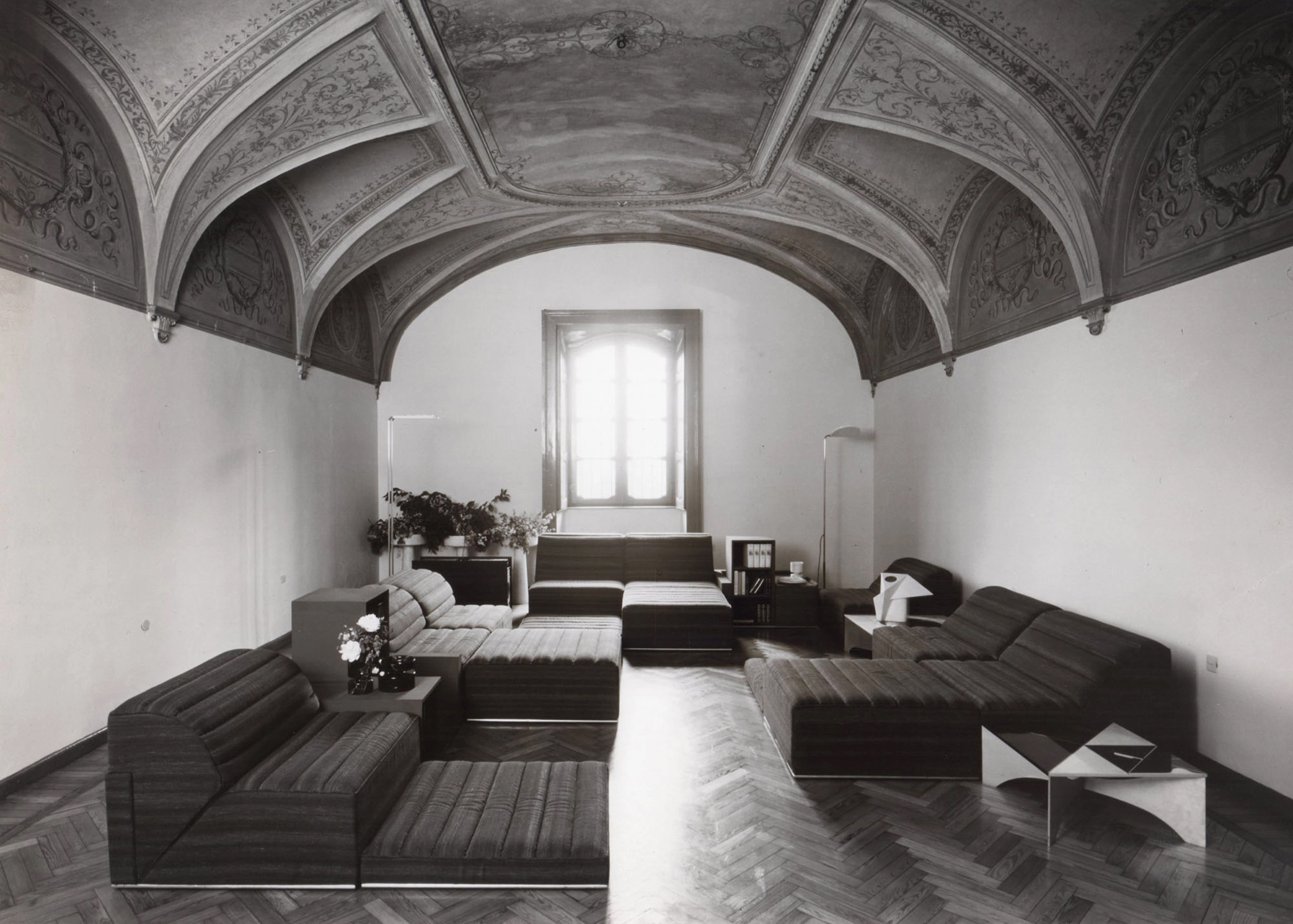 Gallery historical archive free system sofa 4 min