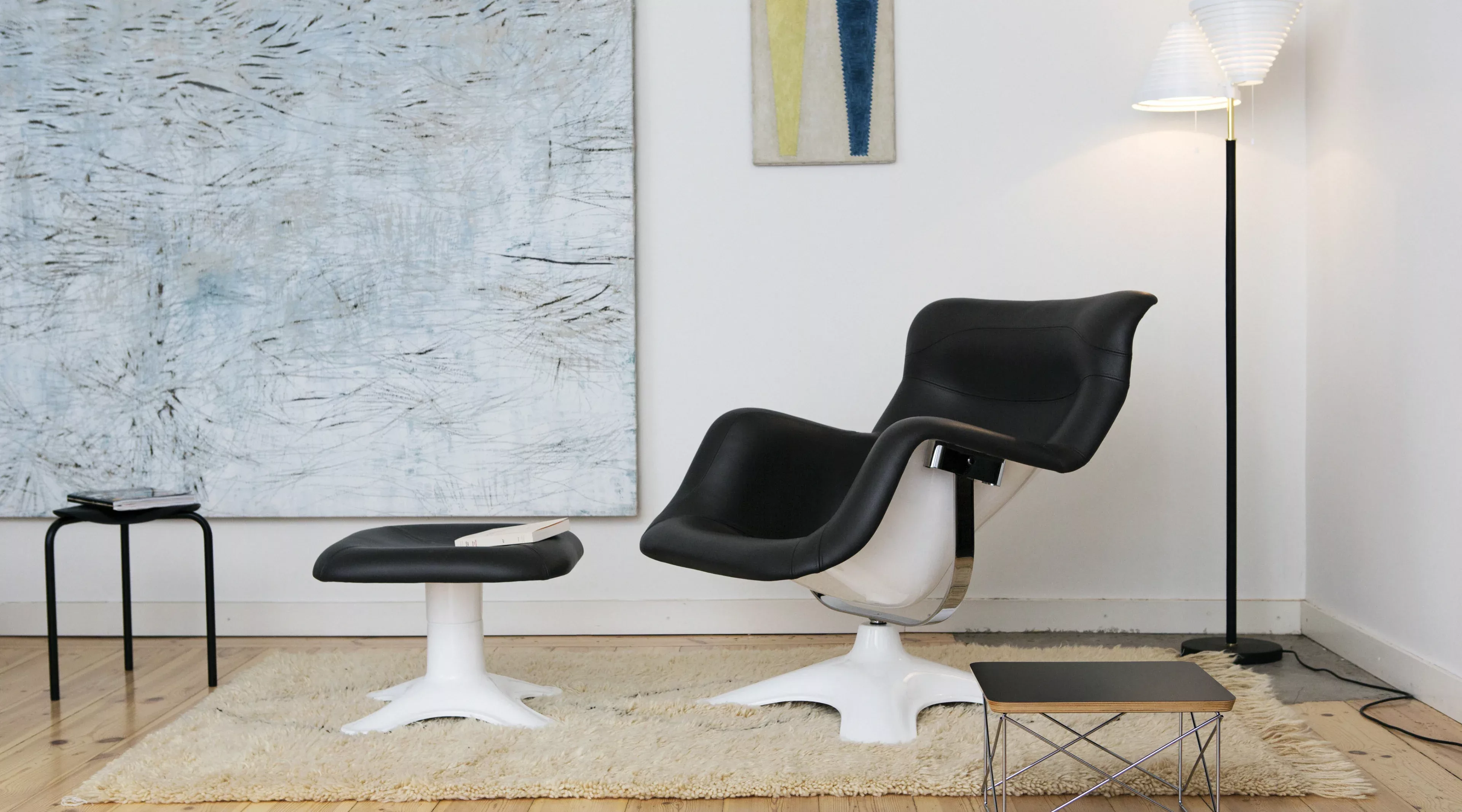 Karuselli Lounge Chair black leather Lukki Stool 1843858