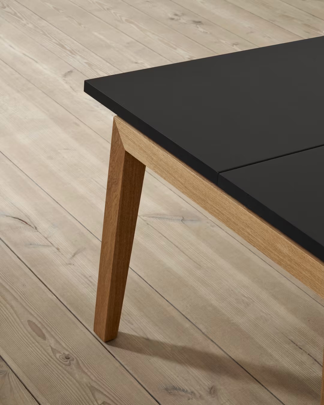 Https admincms carlhansen com globalassets products dining tables sh900 sh900 oak oil detail v4