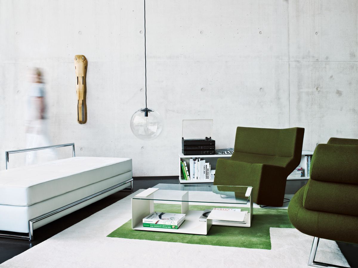 Classi Con day bed kilkenny rug selene pendant lamp diana d coffee table chaos chair bibendum armchair photo seelen