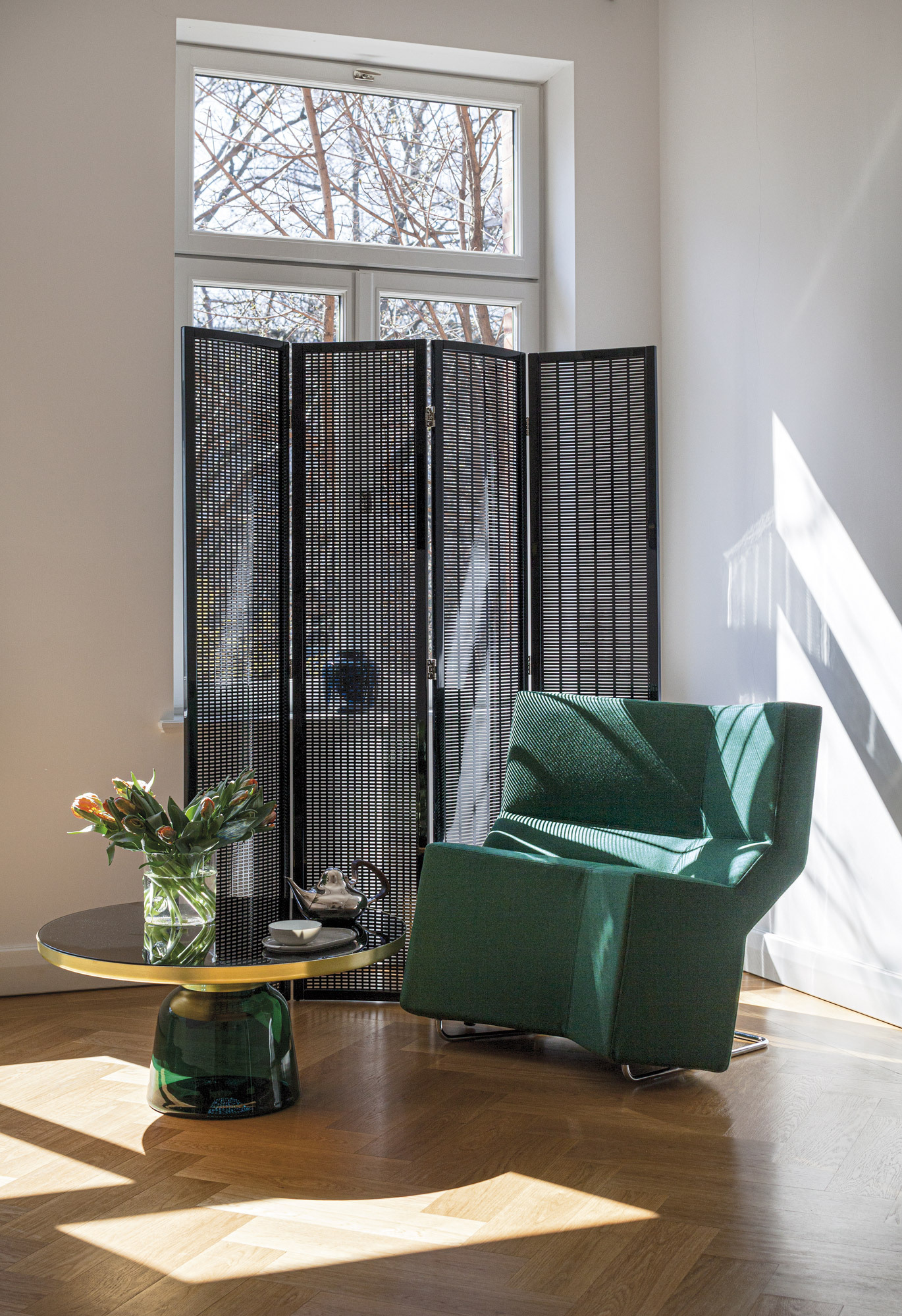 Classi Con bell coffee table folding screen chaos chair photo hassos