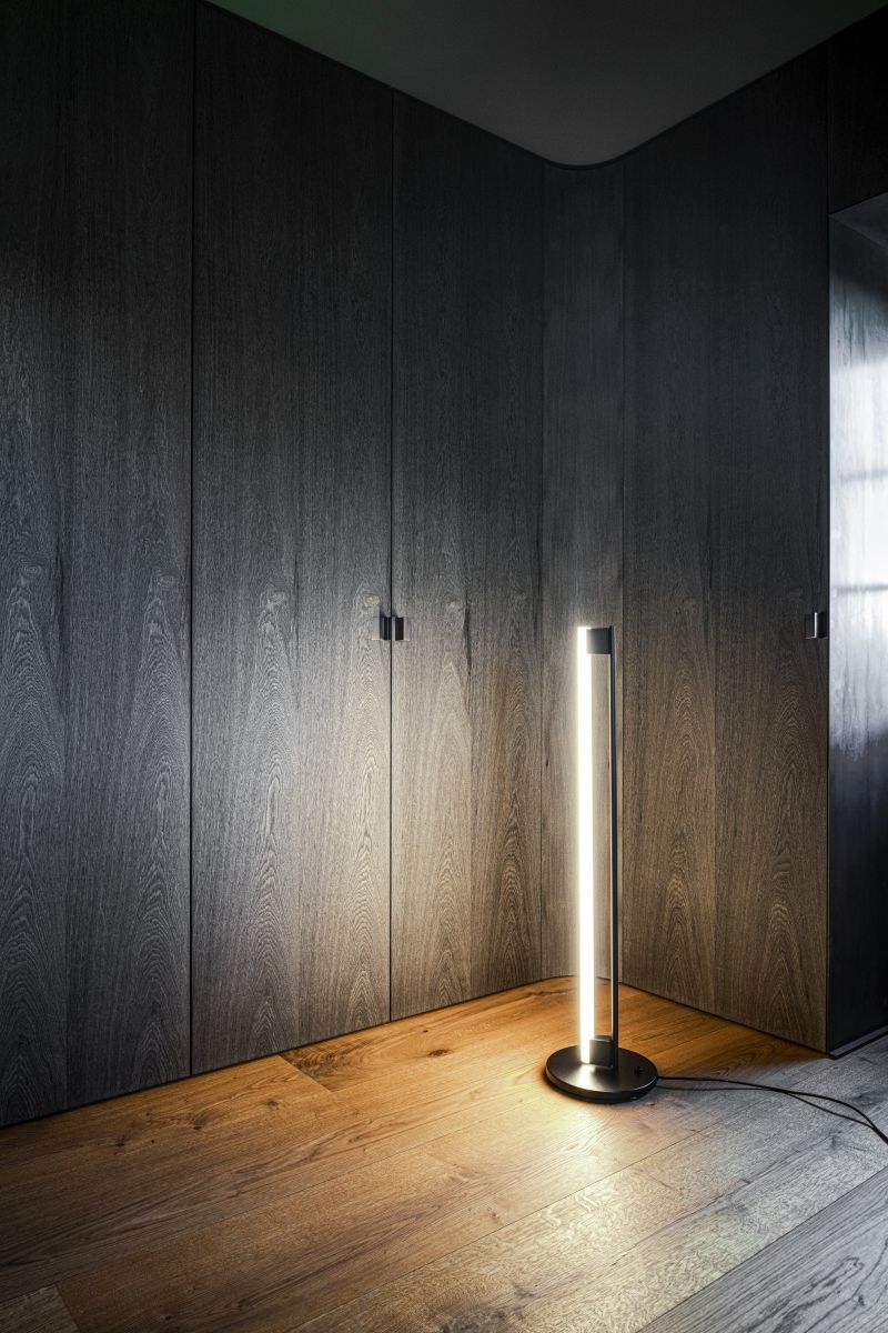 Classi Con tube light floor lamp black light on photo kain