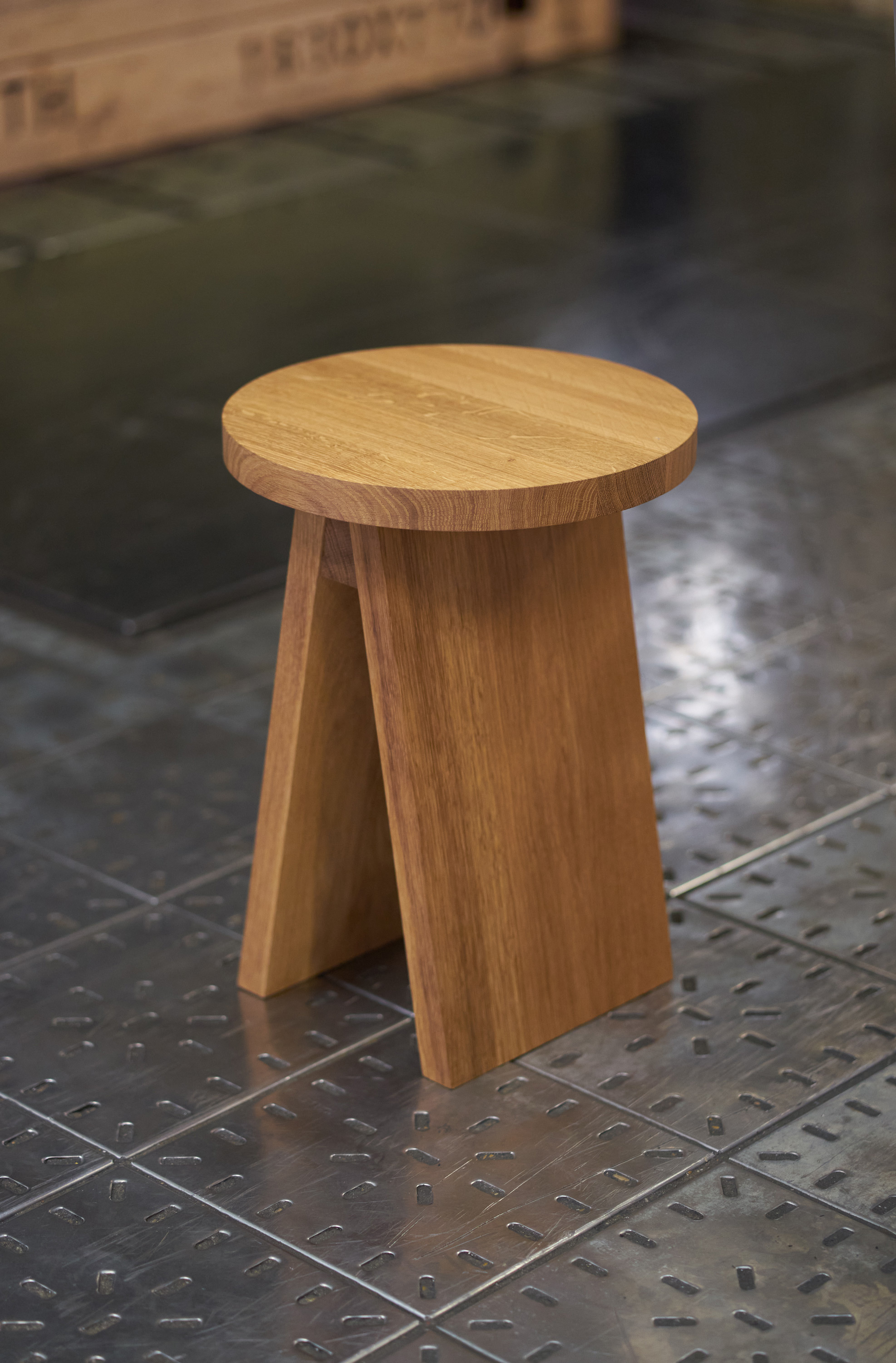 EK01 STOOL 1