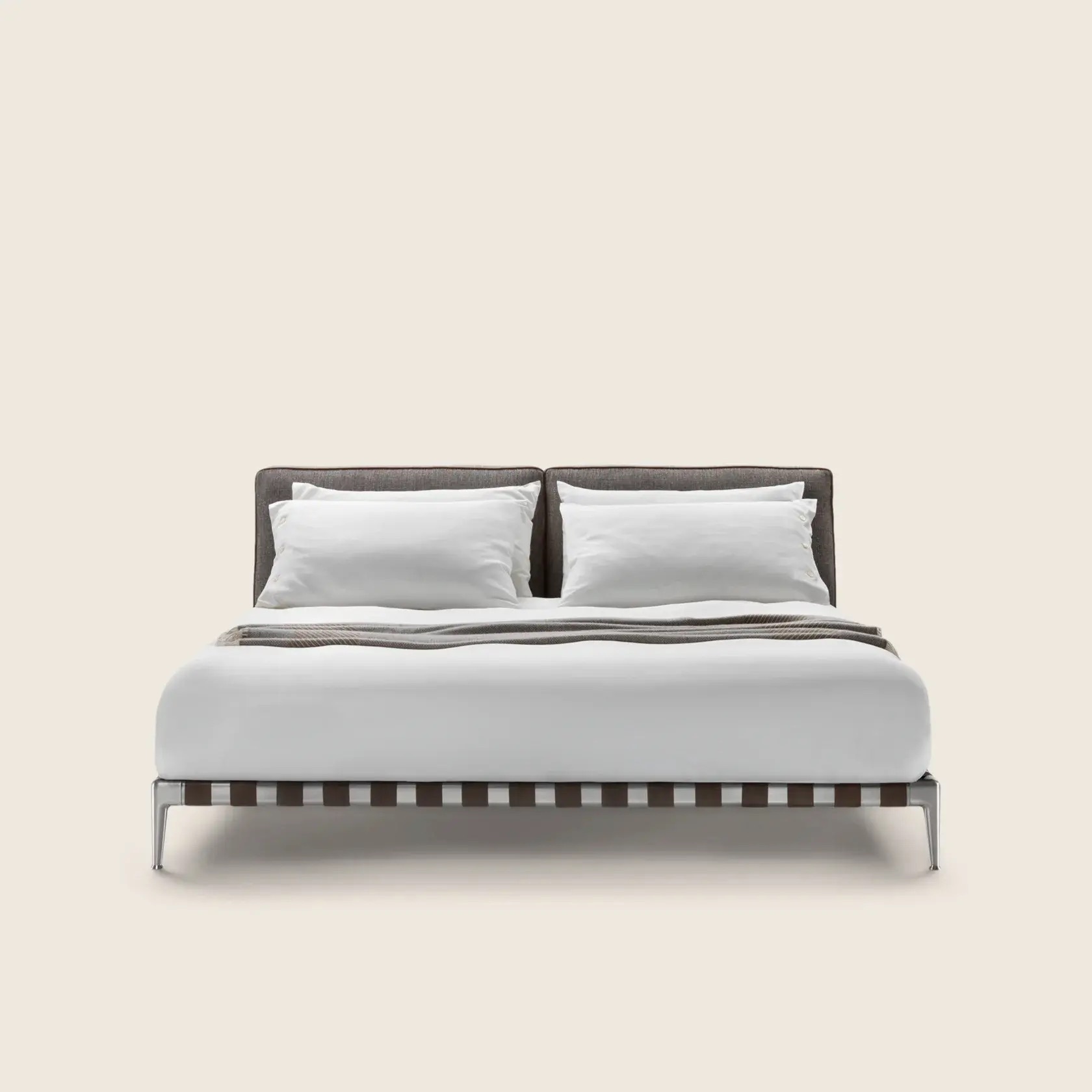 0271 M1 GREGORY BED 01