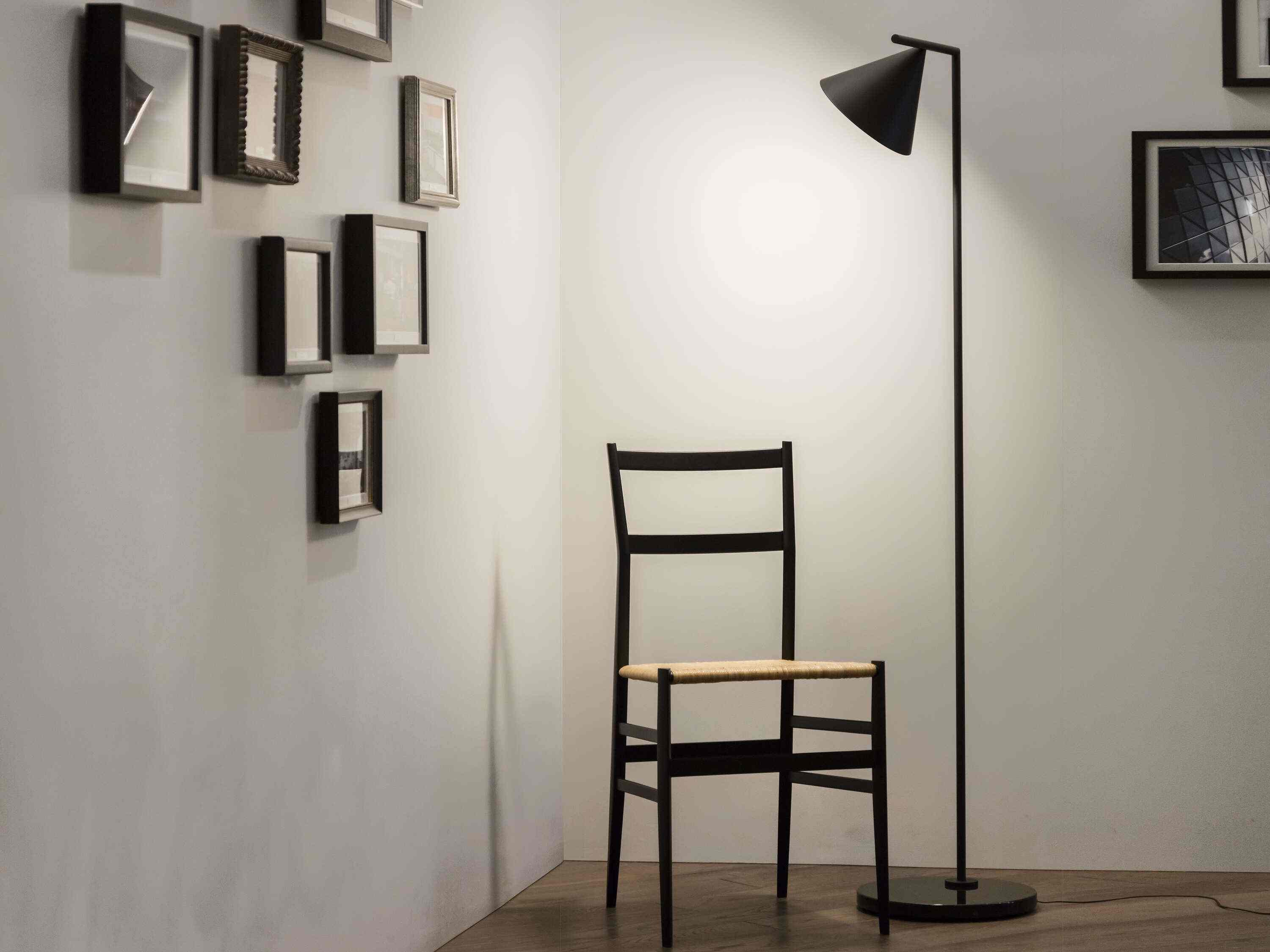 Captain flint anthracite floor anastassiades flos 01