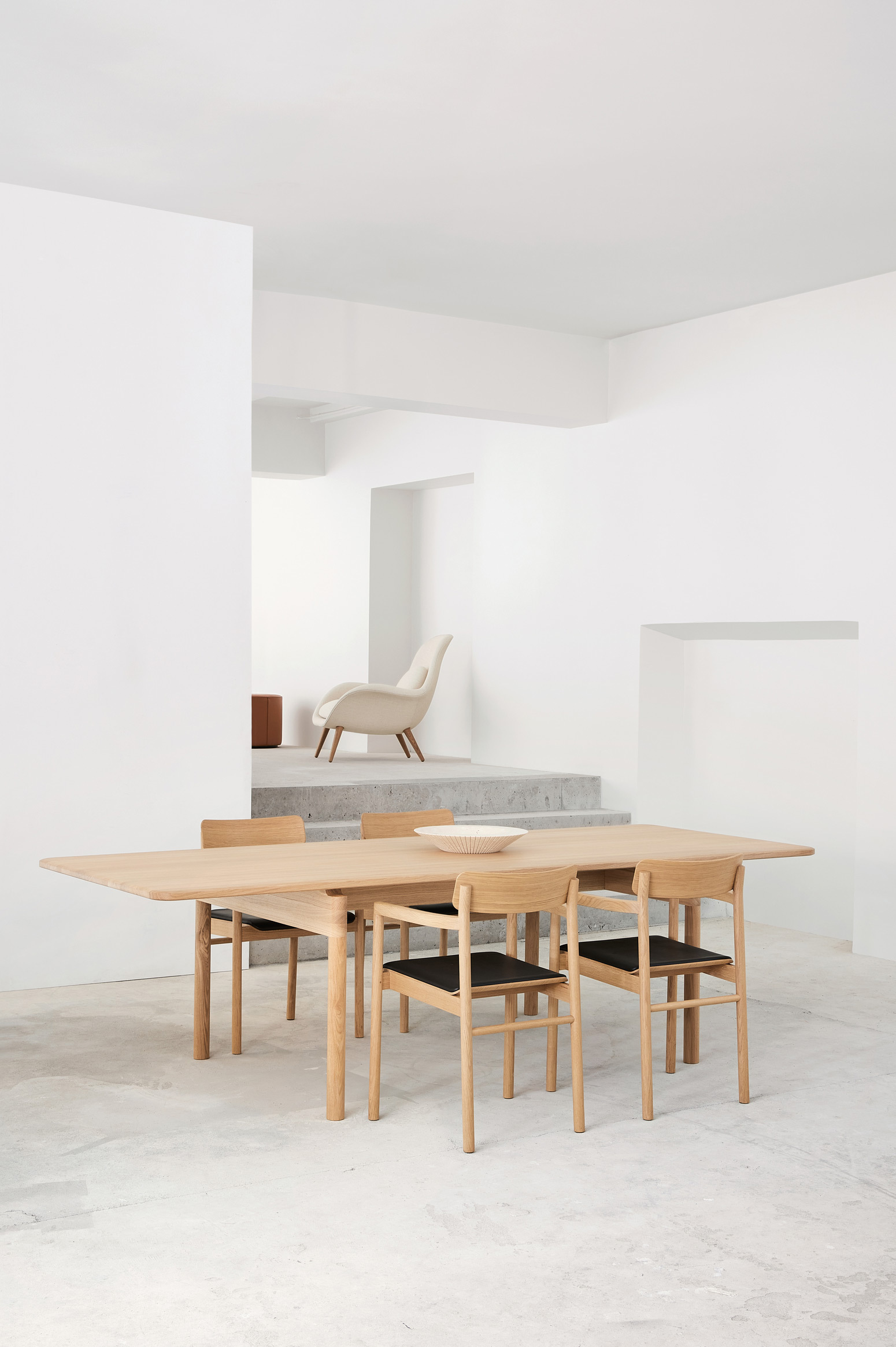 FF 2021 Post Table Post Chair Locus8215 Swoon Lounge Mono
