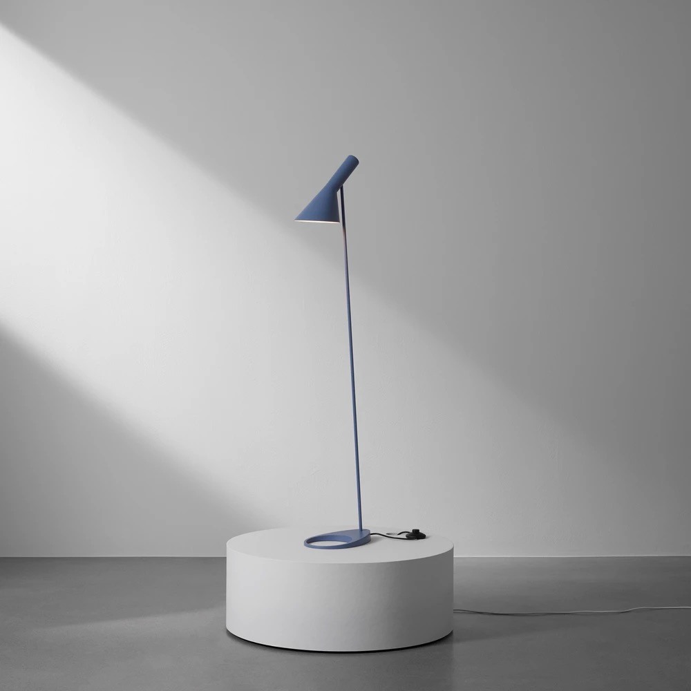 58761 58808 AW23 AJ Floor Dusty Blue Podium Studio 60491