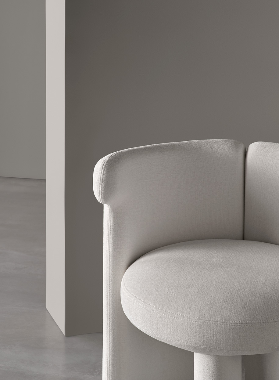 Claudine chair 03 915x1245
