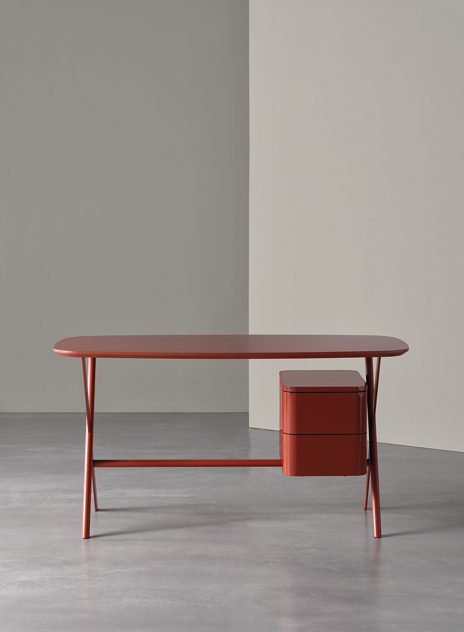 Jasper writing desk 09 915x1245