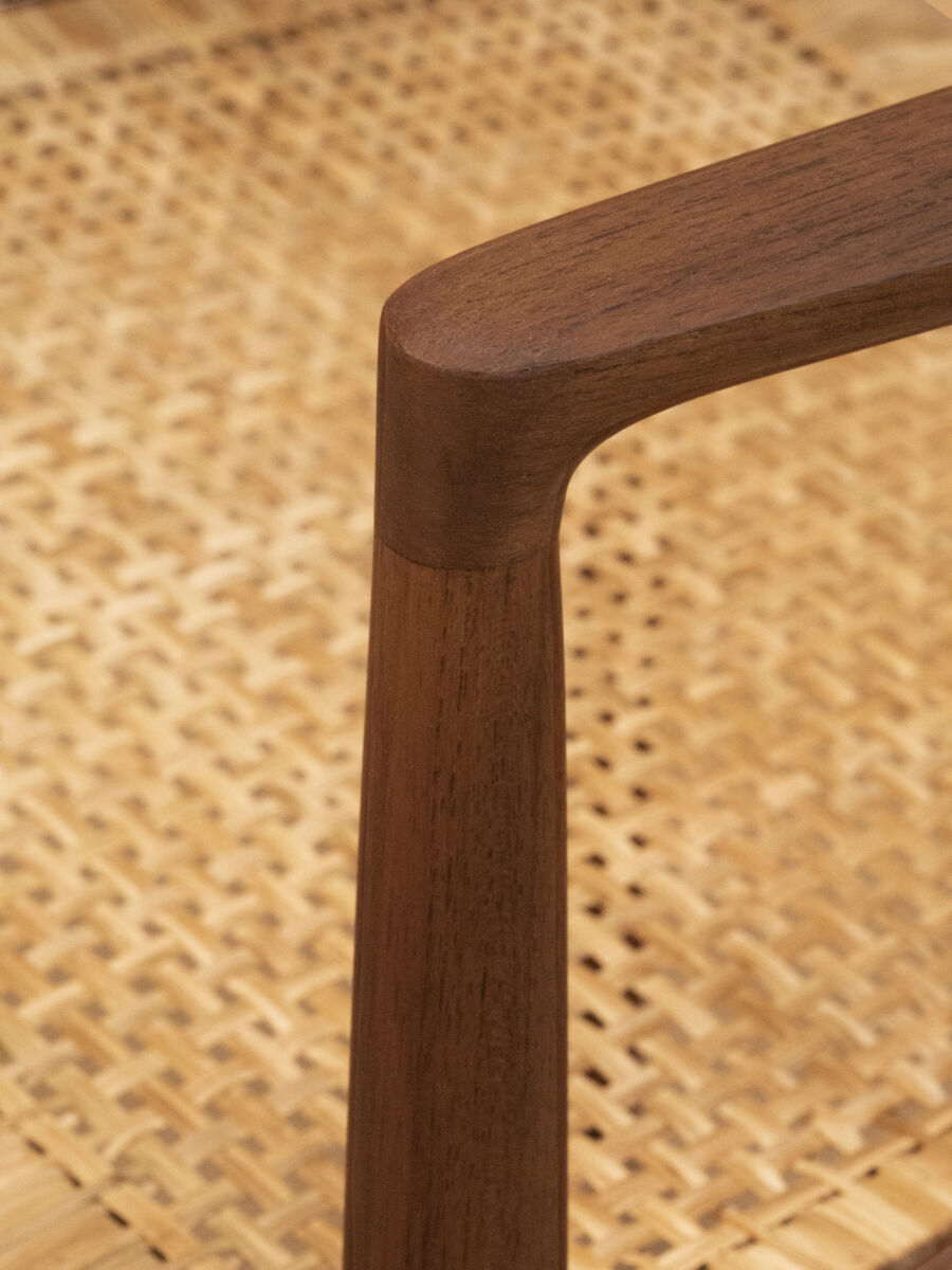 04 Arm Seat