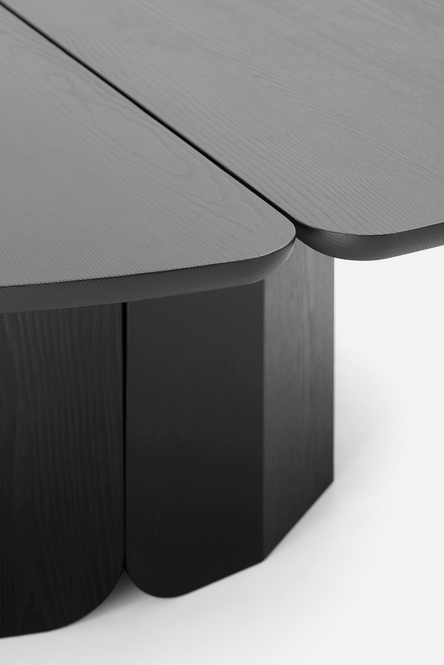 17 SEM Huli Table Motta Architecture