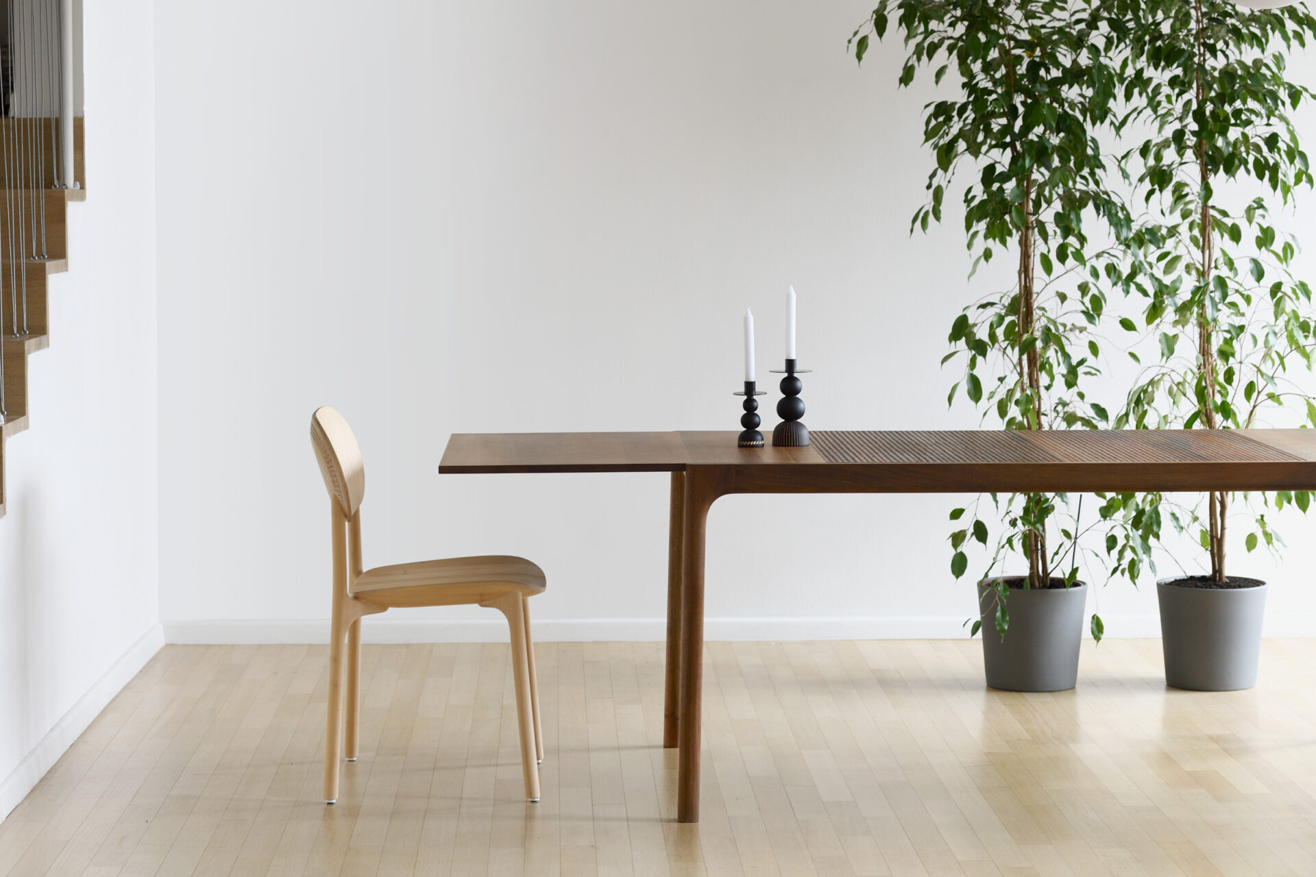 Unna table 1920x1280